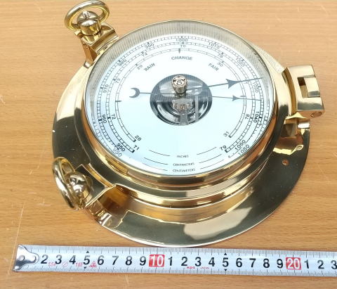 真鍮製舷窓形気圧計HP210B　Φ24cm/�株ｿ船模型スタジオM