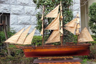 オランダ製木製帆船模型完成品『カティサーク号』左舷