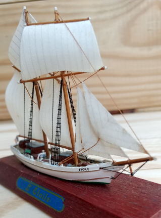 2本マスト・スクーナー『エトアール』船首部分/�株ｿ船模型スタジオＭ