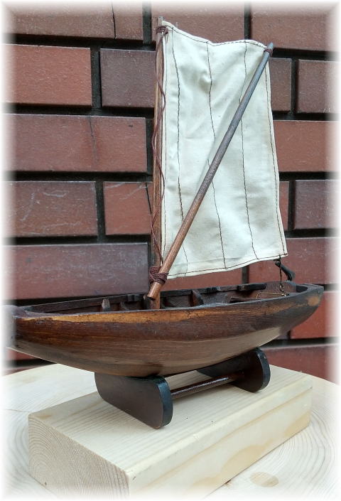 木製帆船模型（完成品）帆掛け舟 船底部分/�株ｿ船模型スタジオＭ